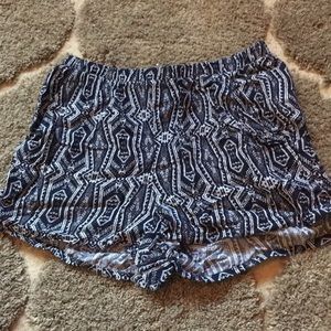 Easy on navy blue and white mom shorts